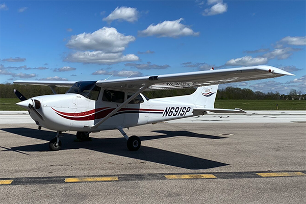 photo of a cessna 172 plane